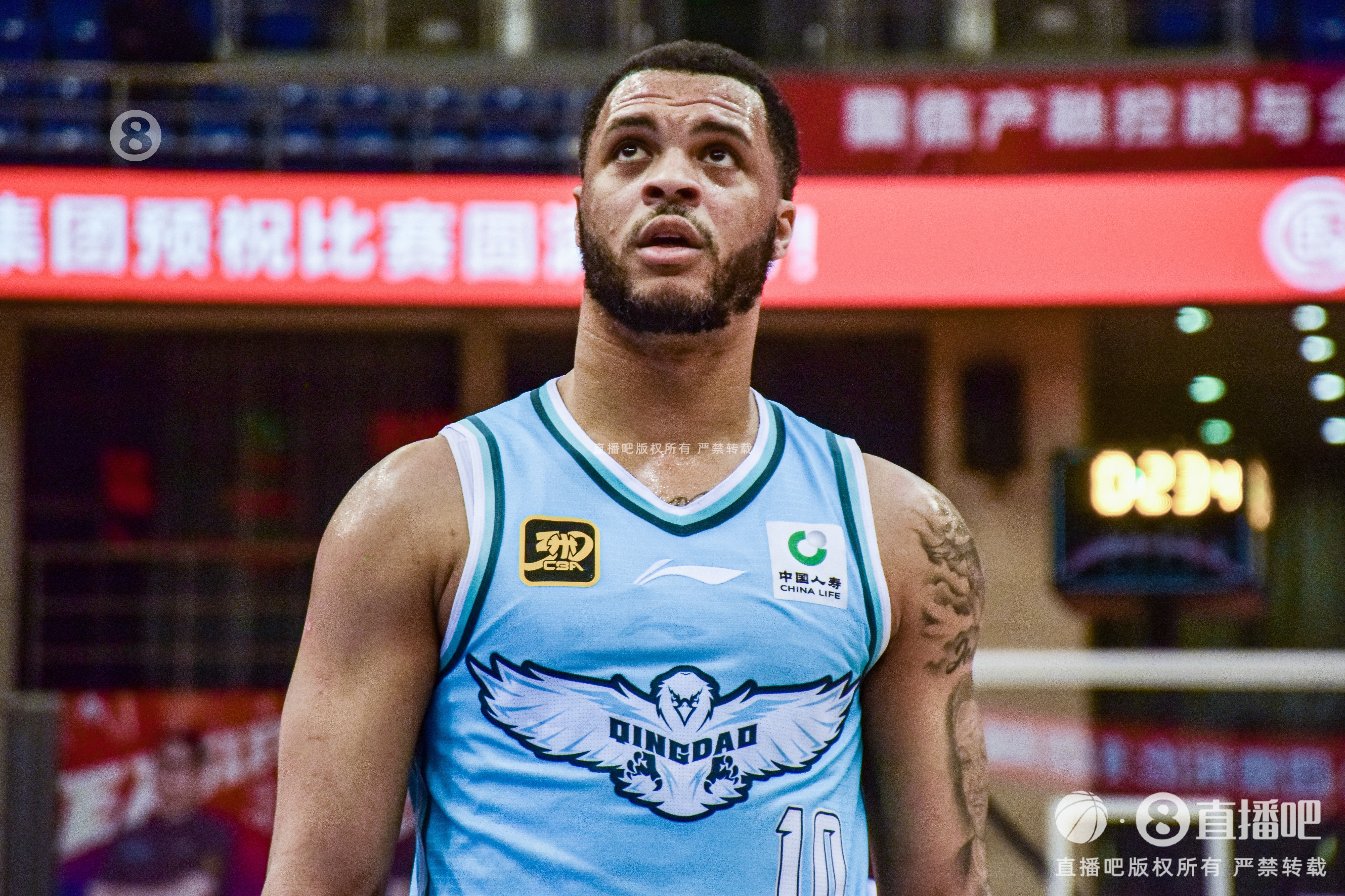 杏彩体育官方网站-媒体人：如何管理外援是门学问 该哄哄该骂骂恩威并用